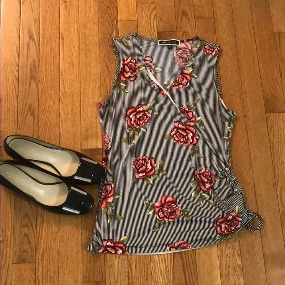 💞2/$15  Melanie Lyne Top